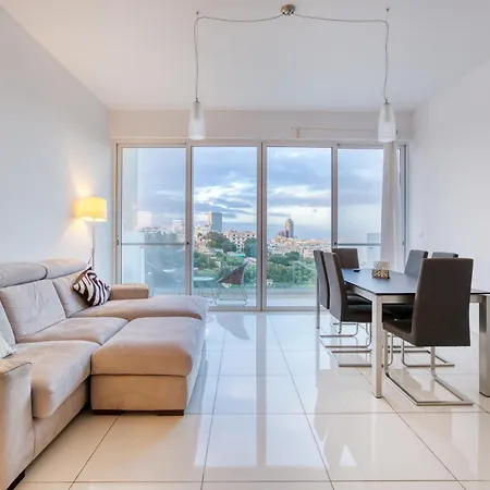 Valley & Sea Views With Furnished Bbq Balcony