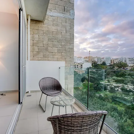 Valley & Sea Views With Furnished Bbq Balcony