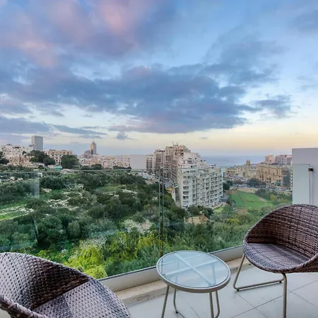 Valley & Sea Views With Furnished Bbq Balcony